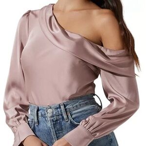Astr One-Shoulder Mauve Blouse - Ellen Top size small